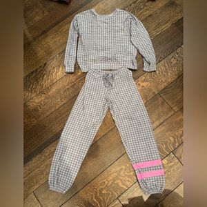 Cozy Women’s Loungewear in Gray and Pink